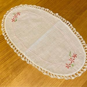 Vintage Handmade Small Oval Pink Floral Embroidered & Crochet Lace Table Linen